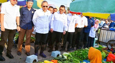 Mendag dan Menko Pangan Cek Harga Bahan Pokok di Pasar Sidoarjo