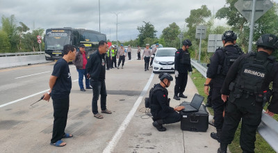 Geger Paket Misterius di Depan Exit Tol Madiun, Isinya Berbahaya