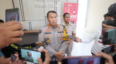 Polda Jatim Lakukan Olah TKP Rumah Polisi Meledak di Mojokerto