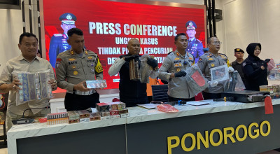 Nyamar jadi Sopir Taksi Online, Pria di Ponorogo Curi Ratusan Bungkus Rokok