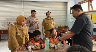 Makan Bergizi Gratis di Ponorogo, Siswa: Rasanya Enak Sekali