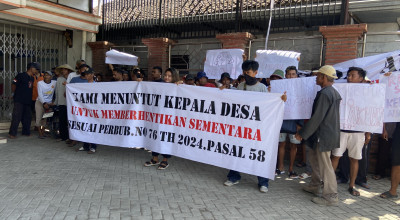 Puluhan Warga Geruduk Balai Desa Badegan Ponorogo, Tuntut Pemecatan Kasun