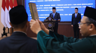 Ambil Sumpah Notaris, Kakanwil Kemenkum Jatim Pesan untuk Jaga Integritas