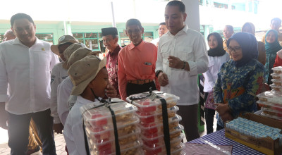 Pemkot Surabaya dan DPRD Anggarkan 1 Triliun untuk Program Makan Bergizi Gratis