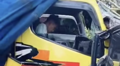 Truk dan Kijang Adu Banteng di Sampang, 2 Balita Tewas