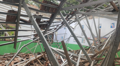 Atap Kelas SDN Curah Nongko 3 Jember Ambruk, Siswa Belajar di Ruang Mirip Gudang