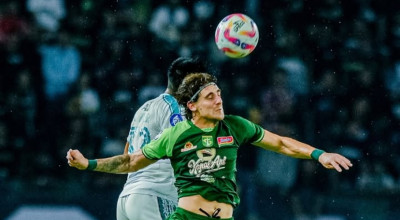 Persebaya Surabaya Akhirnya Menang, Bonek Puji Penampilan Tumbas di Posisi Barunya