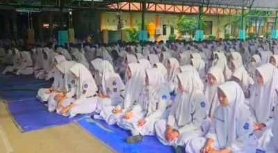 SMAN 1 Porong Sidoarjo Doa Bersama untuk Korban Kecelakaan di Exit Tol Purwodadi