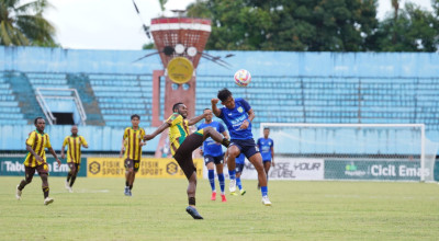 Ulul Arham Tepis Penalti, Gresik United Tahan Imbang Persewar Waropen
