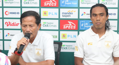 Gresik United Dikalahkan Persiku Kudus, Djanur Sorot Kinerja Wasit