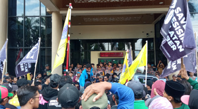 Warga Jember Desak Tambak di Gumukmas Ditutup, Puluhan Tahun Rusak Lingkungan