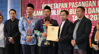 KPU Tetapkan Bupati dan Wabup Gresik 2025-2030, Ini Janji Gus Yani