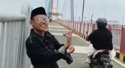 Viral, Pemuda Bikin Konten Joget di Jembatan Suramadu