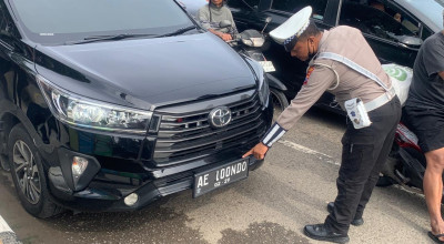 Satlantas Polres Ponorogo Tindak Mobil dengan Plat Nomor Modifikasi
