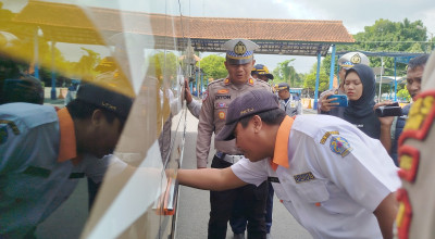 Polda Jatim Gelar Ram Check Kendaraan di Terminal Bangkalan, Ini Tujuannya