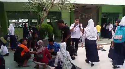 Puluhan Murid SMPN 4 Jember Kesurupan usai Upacara Bendera