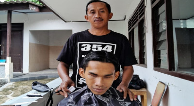 Kisah Tukang Cukur di Banyuwangi Beri Layanan Gratis bagi Difabel hingga ODGJ