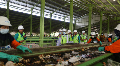 Menko Zulhas Puji Pengolahan Sampah di Banyuwangi