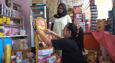 Pengusaha Hampers di Lamongan Kebanjiran Pesanan, Omzet Naik 2 Kali Lipat