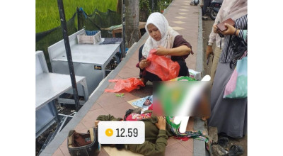 Viral Medsos, Ibu Muda Melahirkan di Jalan Baru Ponorogo