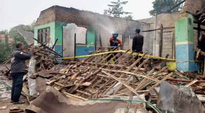 2 Rumah Warga Bangkalan Hangus usai Sahur, Diduga Akibat Korsleting