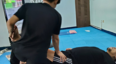 Pijat Kretek Reposisi Pinggang di Sidoarjo Diserbu Pasien saat Puasa