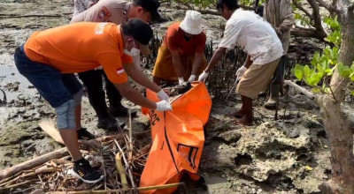 Mayat Pria Misterius Ditemukan Membusuk di Pesisir Laut Bangkalan