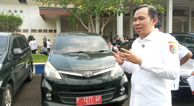 Pastikan Pelayanan Baik, Bupati Jember Gus Fawait Cek Kondisi Mobil Plat Merah