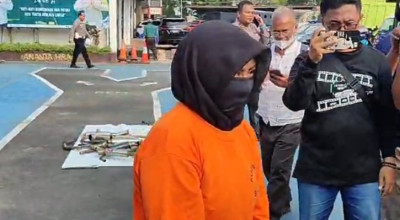 Emak-emak di Bangkalan Curi Pikap gegara Hutang Rp300 Juta Tak Dibayar