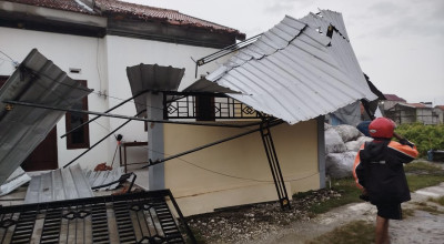 Puting Beliung Terjang Puluhan Rumah di Bangkalan, Warga Butuh Bantuan Terpal