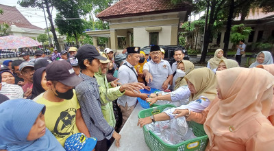 PWI Gandeng DWP Lamongan Bagikan 250 Paket Takjil Gratis