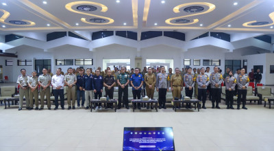 Hari Pertama Bertugas, Bupati Gus Fawait Terima Tamu Tim Saber Pungli