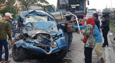 Kecelakaan Maut di Duduksampeyan Gresik, 7 Orang Tewas
