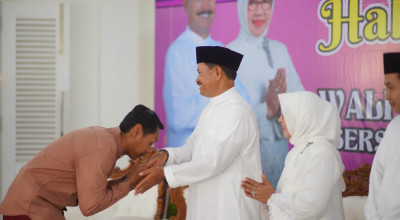 Mengintip Open House Wali Kota Madiun, Anak-anak Serbu Es Krim