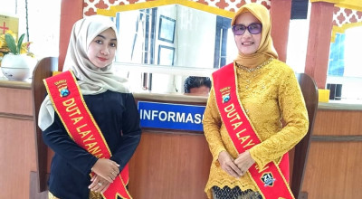 Hari Kartini, Polwan Sidoarjo Kenakan Kebaya di Pelayanan Samsat