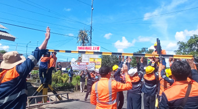 KAI Pasang Portal Dimensi Arah Wisata Rembangan Jember, Batas Tinggi 2,5 Meter