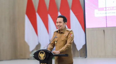 Bupati Jember Fawait Keliling Desa Berkantor di Tenda