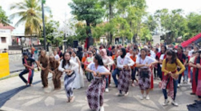 Ratusan penari di Tulungagung Meriahkan Hari Tari Sedunia
