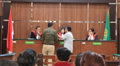 Penjual Ayam di Ponorogo Gugat Bank BUMN Rp50 Miliar gegara Stiker