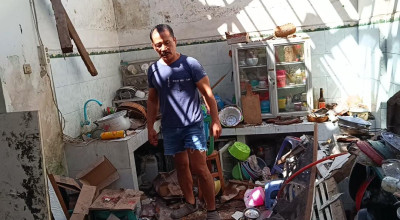 BLARR!! Rumah Nenek di Blitar Hancur Berantakan