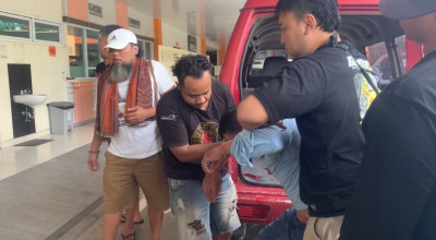 Maling Modus Pecah Kaca di Ponorogo Ditembak saat Kabur, 2 Masih Buron