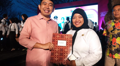 100 Hari Kerja Bupati Fawait, Serahkan Ribuan SK PPPK di Pantai Watu Ulo Jember