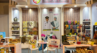 Desain Stand UMKM Jember Raih Juara 1 di Bojonegoro Wastra Batik Festival