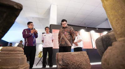 Kunjungi Museum Daerah, Mas Dhito Ingin Pulangkan Prasasti Harinjing Asli