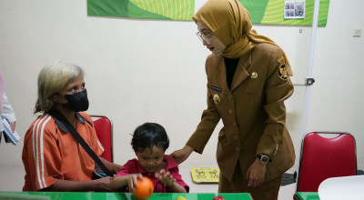 Tinjau Puskesmas Pesantren II Kota Kediri, Mbak Vinanda Dorong Pelayanan 24 Jam