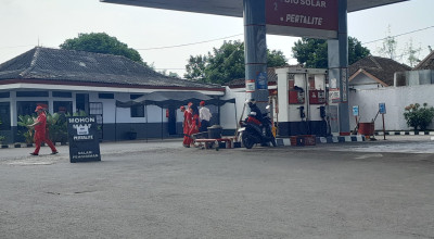 Kemacetan Ketapang Banyuwangi Picu Kekosongan BBM di SPBU Jember