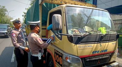 Polres Gresik Tindak 650 Pelanggar dalam 3 Hari Operasi Patuh Semeru
