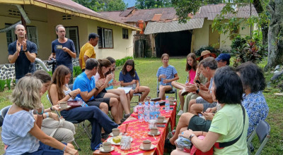 Wisatawan Asal Spanyol Nikmati Musik Patrol di Jember dan Keliling Kebun Karet