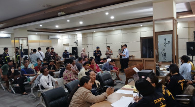 Khofifah Gratiskan Pengobatan di RS Pemprov Jatim Bagi Korban KMP Tunu Pratama Jaya