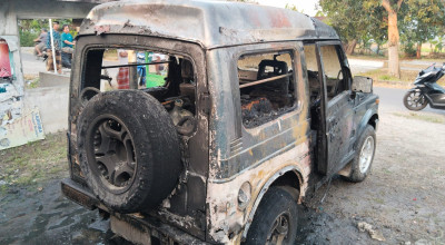 Kebakaran Mobil Jeep di Bakalrejo Lamongan Hebohkan Warga